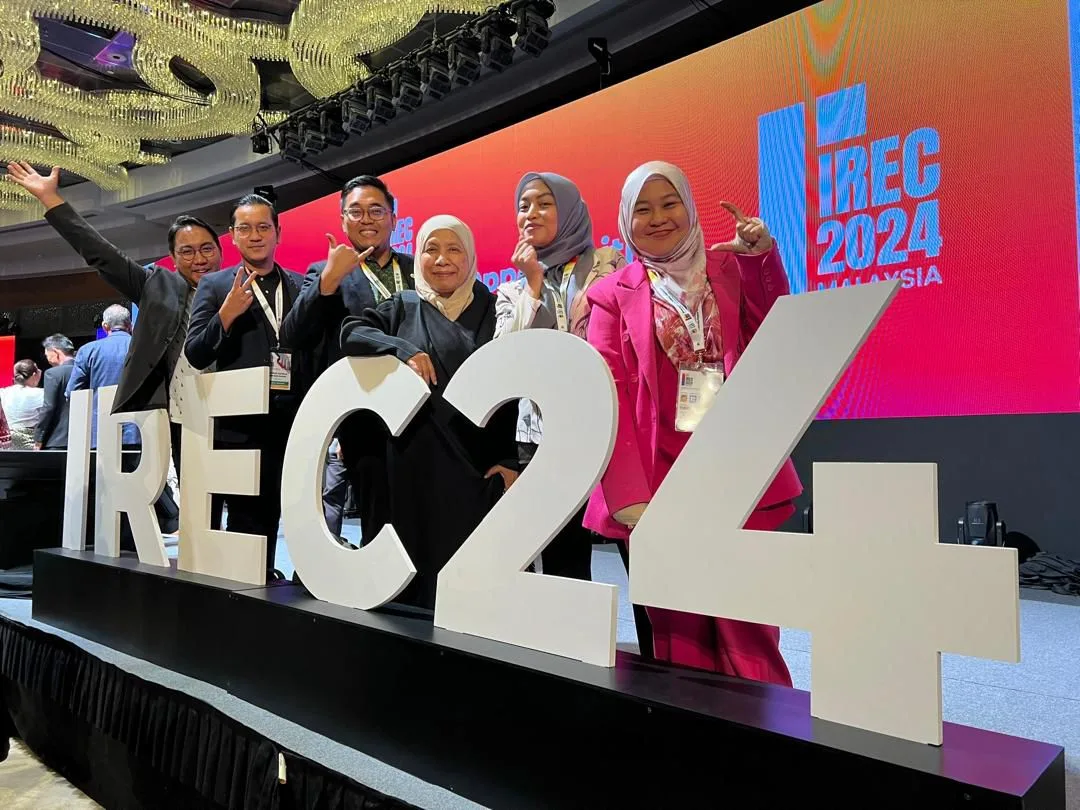 Munirah Mohammad with delegates at IREC Malaysia 2024